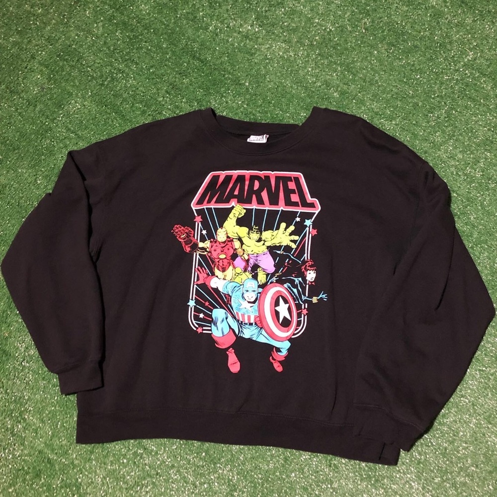 Women Throwback Marvel sweater size XXL